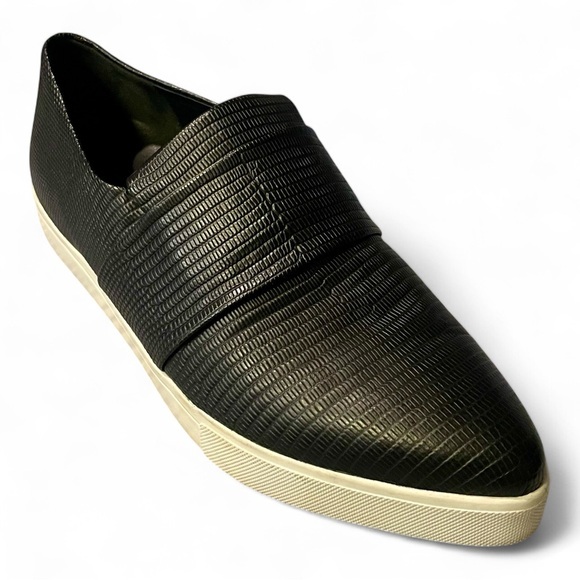 Vince Paeyre Black Slip On Pointed Toe Leather Sneakers Flats Womens Size 6.5 - Picture 1 of 7